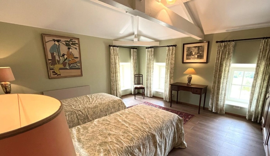 Photos 11 - Prestigious - 4-Bedroom Manor house, 1 outbuilding and large plot of land