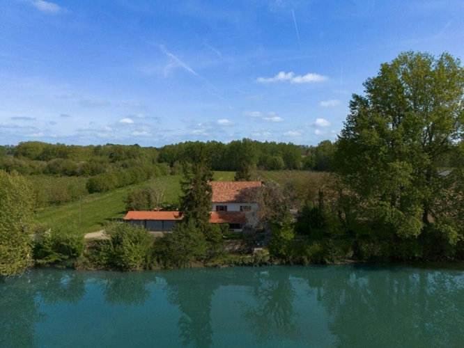 Photos 5 - Touristique - Sur les rives du Gave, 550 m² d'histoire réinventée, prêts à porter votre projet