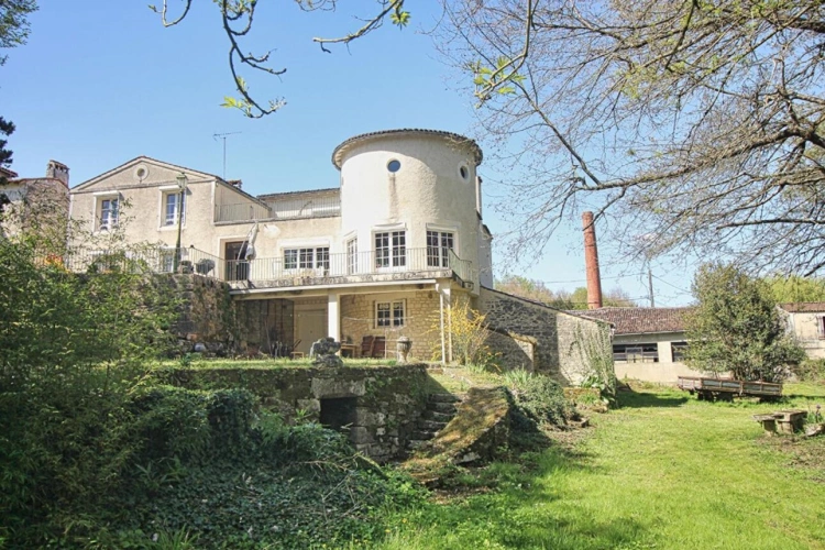 Photos 1 - Rurale - Résidence exceptionnelle de quatre chambres avec vue sur la rivière et la forêt