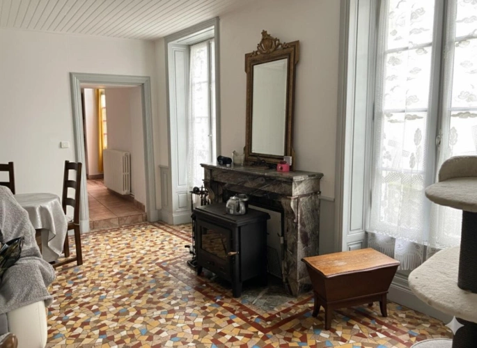 Photos 3 - Rurale - Ancien moulin à eau, une opportunité d'investissement, tout-à-l'égout avec potentiel de construction de plusieurs logements