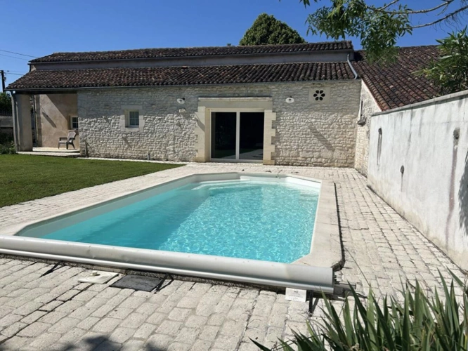 Photos 2 - Rurale - Longère de caractère de 261 m² avec piscine, dépendances et panneaux solaires