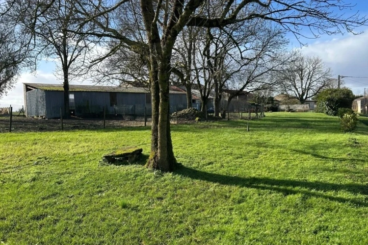 Photos 7 - Rurale - Ancienne ferme avec dépendances sur plus de 9 000 m² de terrain