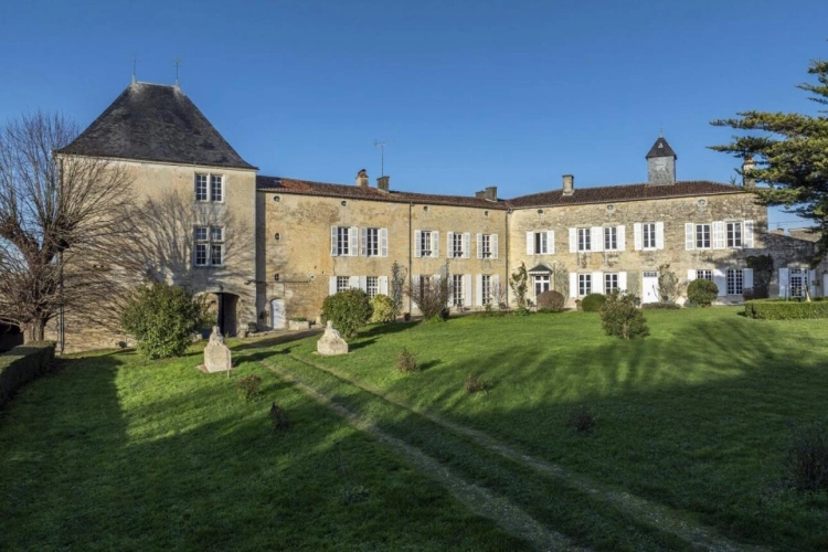 Photos 1 - Prestige - Château du XVe siècle entre Niort et La Rochelle