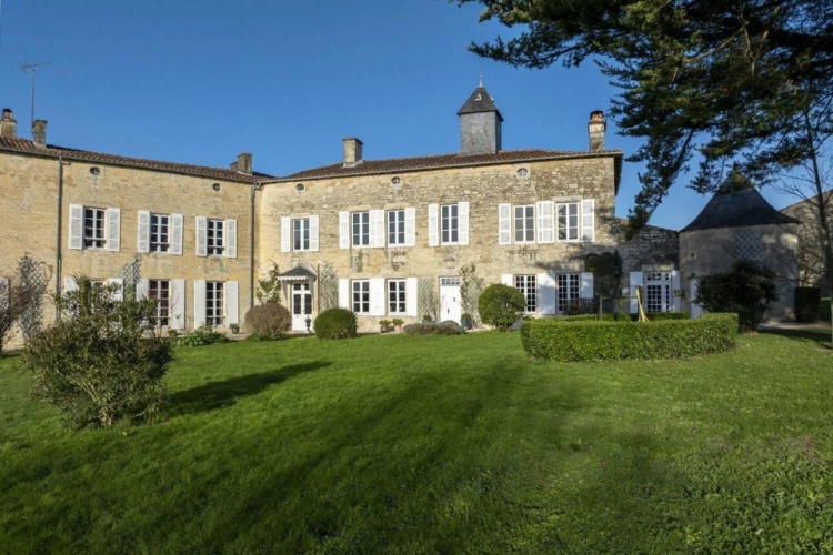 Photos 10 - Prestige - Château du XVe siècle entre Niort et La Rochelle