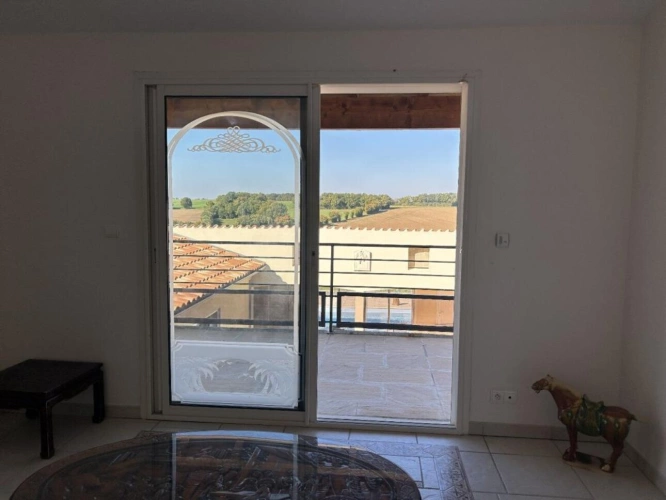 Photos 9 - Prestige - Propriété contemporaine de 408 m² sur 1,3 ha avec patio central et bassin, piscine et vues panoramiques