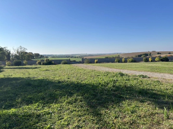 Photos 10 - Prestige - Propriété contemporaine de 408 m² sur 1,3 ha avec patio central et bassin, piscine et vues panoramiques