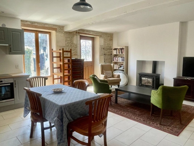 Photos 9 - Touristique - Maison et maison d'amis en centre ville LOULAY, tout à l'égout