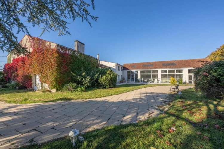 Photos 4 - Rurale - Propriété de 6 chambres près de la gare TGV avec piscine chauffée