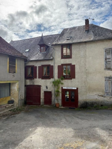Photos 1 - Touristique - Maison de caractère avec chambres d'hôtes et local commercial au coeur de Ségur-le-Château