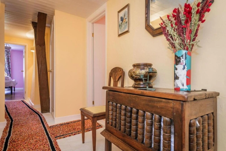 Photos 5 - Touristique - Maison de caractère avec chambres d'hôtes et local commercial au coeur de Ségur-le-Château
