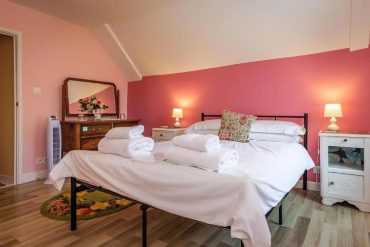 Photos 7 - Touristique - Maison de caractère avec chambres d'hôtes et local commercial au coeur de Ségur-le-Château