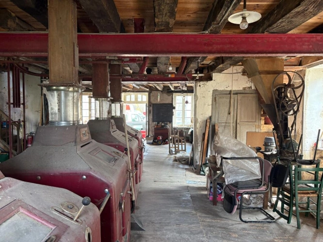 Photos 8 - Rurale - Ancien moulin avec turbine en activité, 700 m² de potentiel au coeur d'un des Plus Beaux Villages de France