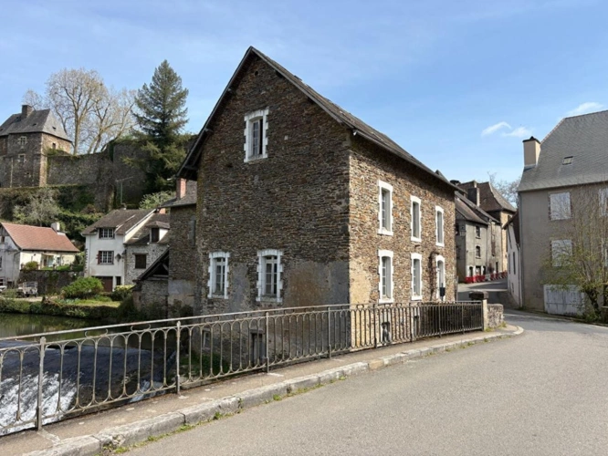 Photos 10 - Rurale - Ancien moulin avec turbine en activité, 700 m² de potentiel au coeur d'un des Plus Beaux Villages de France