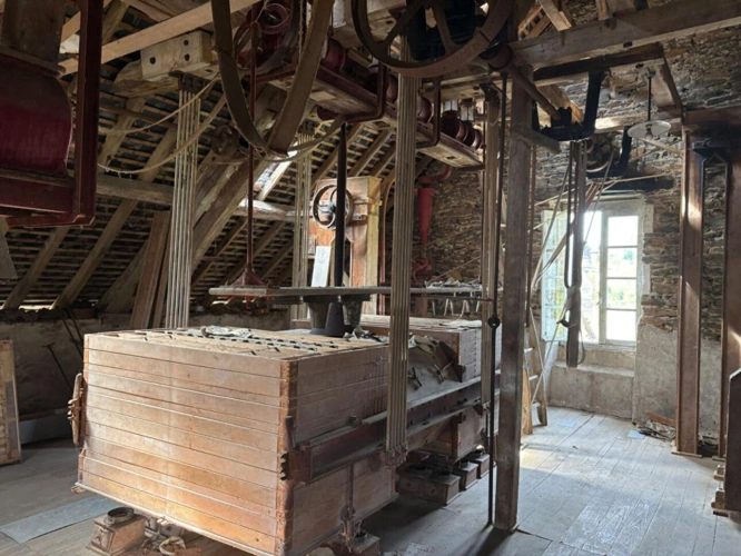 Photos 11 - Rurale - Ancien moulin avec turbine en activité, 700 m² de potentiel au coeur d'un des Plus Beaux Villages de France
