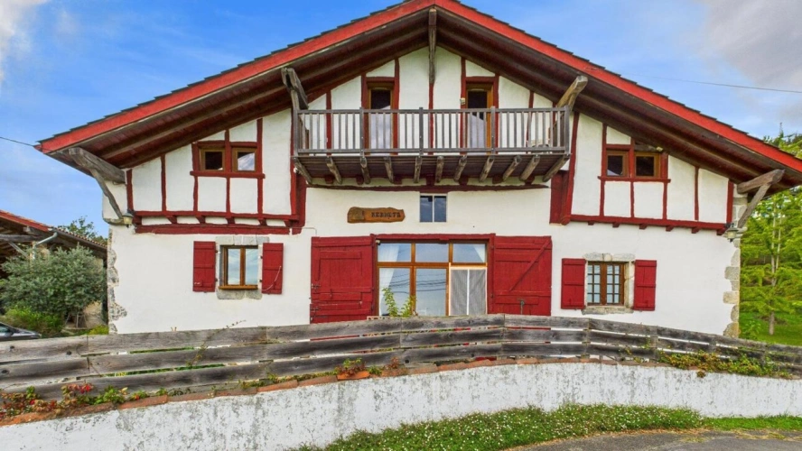 Photos 1 - Prestige - Ancienne ferme basque - Maison + gîte - 3617 m² - Vue exceptionnelle**