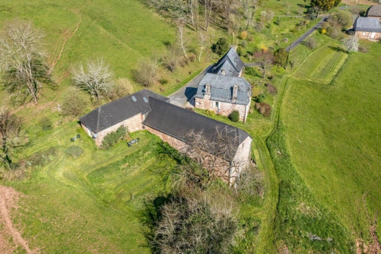 Photos 2 - Prestige - Propriété de charme en pierre - Cadre bucolique d'exception avec vue dominante