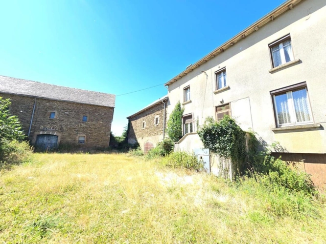 Photos 18 - Rurale - Corps de ferme avec maison et 2 granges - Trémouilles