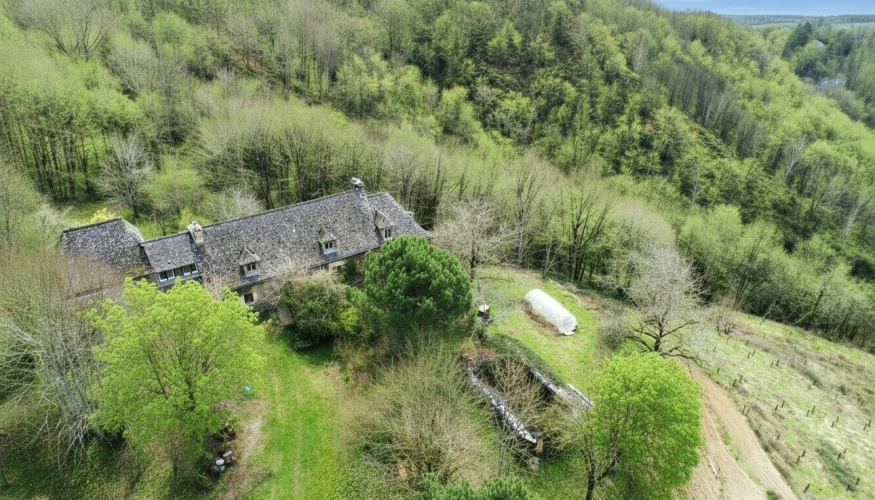 Photos 1 - Rurale - MAISON de caractère T5 + Dépendances + 5.3 ha