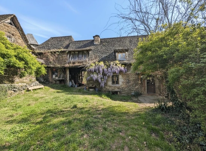 Photos 4 - Rurale - MAISON de caractère T5 + Dépendances + 5.3 ha