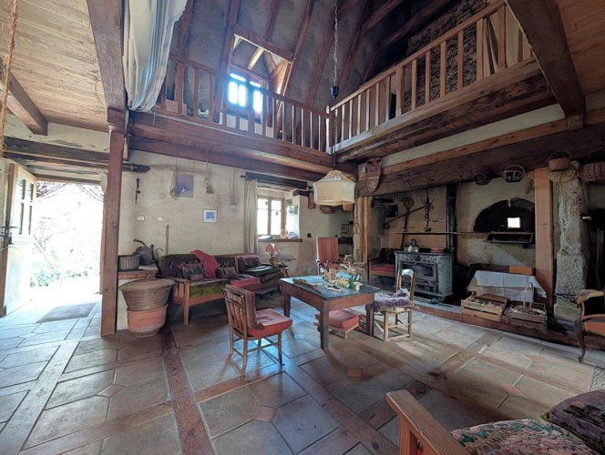 Photos 7 - Rurale - MAISON de caractère T5 + Dépendances + 5.3 ha