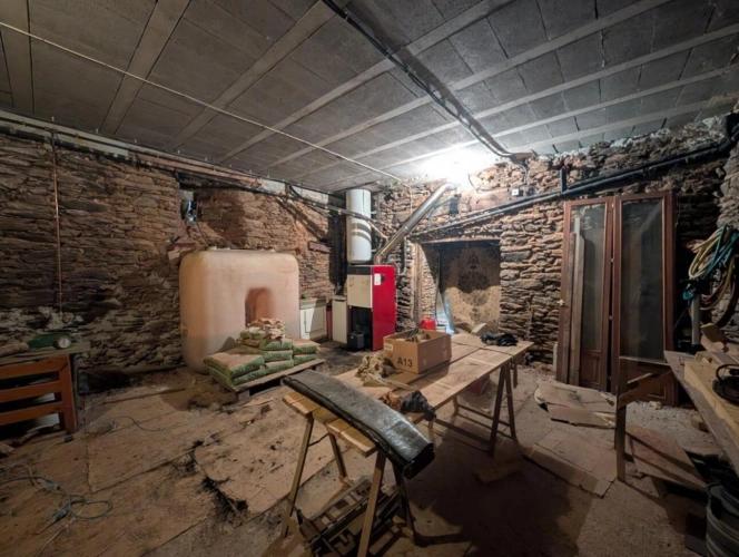 Photos 17 - Rurale - MAISON de caractère T5 + Dépendances + 5.3 ha