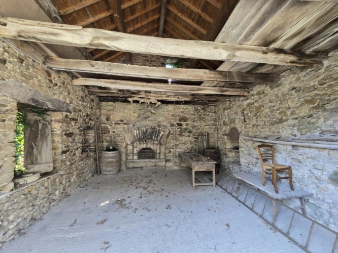Photos 6 - Rurale - Corps de ferme avec maison, appartement et dépendances - Durenque