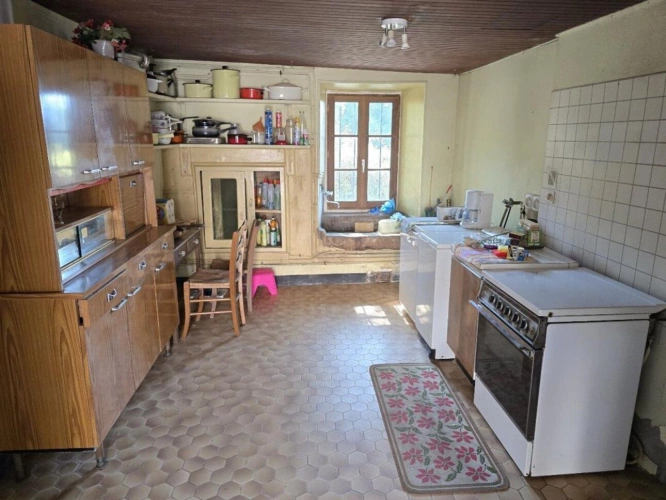 Photos 9 - Rurale - Corps de ferme avec maison, appartement et dépendances - Durenque