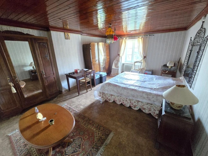 Photos 12 - Rurale - Corps de ferme avec maison, appartement et dépendances - Durenque