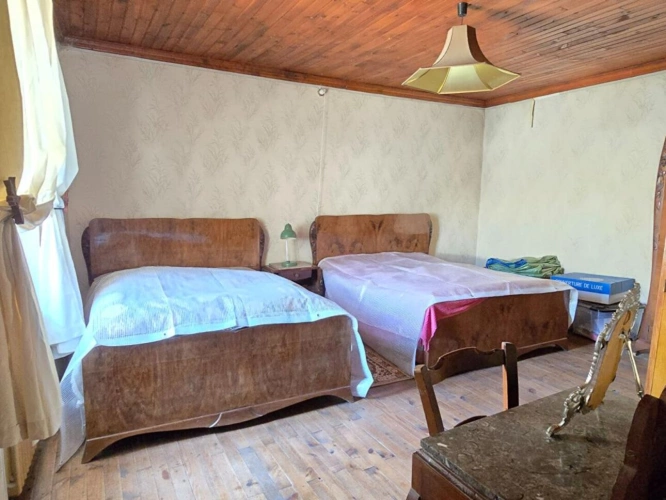 Photos 14 - Rurale - Corps de ferme avec maison, appartement et dépendances - Durenque