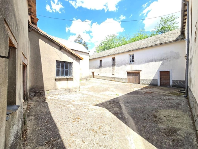Photos 16 - Rurale - Corps de ferme avec maison, appartement et dépendances - Durenque