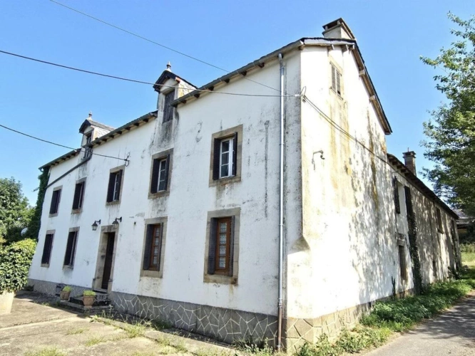 Photos 18 - Rurale - Corps de ferme avec maison, appartement et dépendances - Durenque