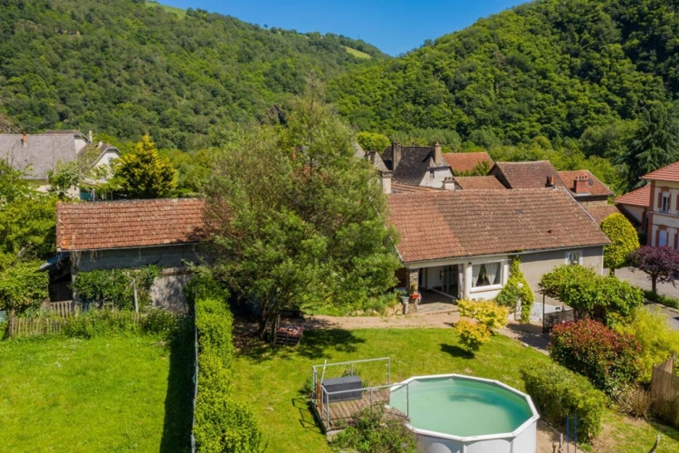 Photos 17 - Touristique - Maison de 160 m² avec studio locatif, 4 hectares de terrain - Saint Parthem