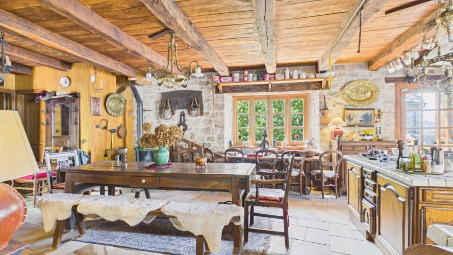 Photos 6 - Touristique - Ensemble en pierre d'exception aux portes de l'Aubrac : 4 maisons restaurées, piscine & patio