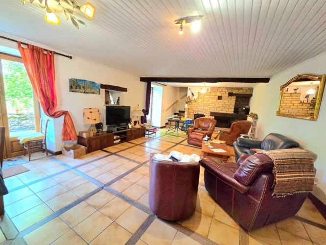 Photos 4 - Rurale - Ancien corps de ferme dans un hameau paisible avec un terrain de plus de 7 500m²