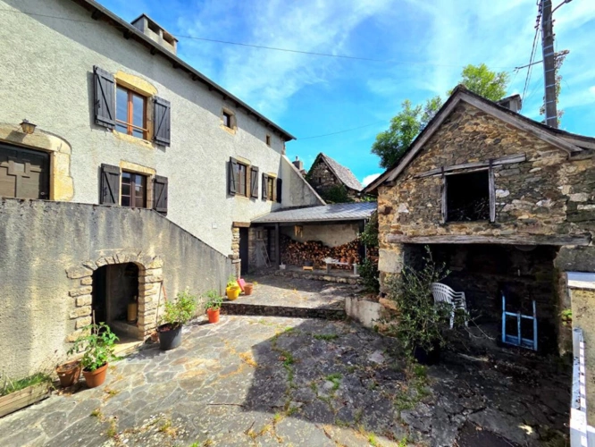 Photos 18 - Rurale - Ancien corps de ferme dans un hameau paisible avec un terrain de plus de 7 500m²