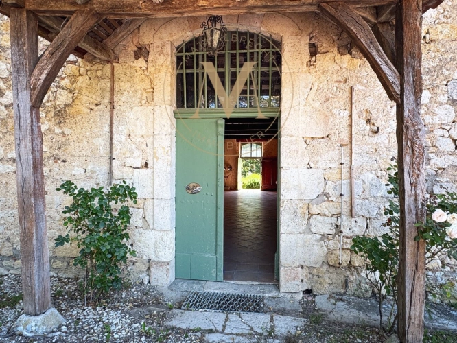 Photos 11 - Équestre - PROPRIÉTÉ DE CARACTÈRE SUR 18 HECTARES – GÎTES, SALLE DE RÉCEPTION, LAC ET FORT POTENTIEL D’EXPLOITATION CAUDECOSTE (47)