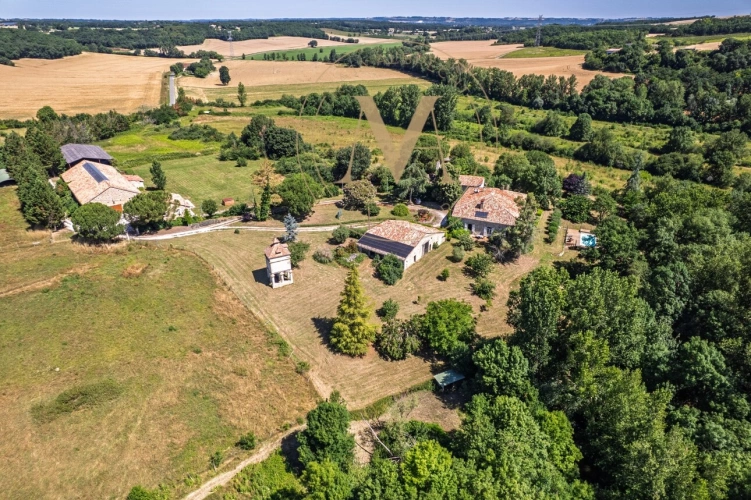Photos 14 - Équestre - PROPRIÉTÉ DE CARACTÈRE SUR 18 HECTARES – GÎTES, SALLE DE RÉCEPTION, LAC ET FORT POTENTIEL D’EXPLOITATION CAUDECOSTE (47)