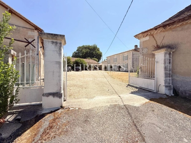 Photos 2 - Tourist - Characterful country estate with guest house, heated pool, private lake and over 7 hectares near Aub