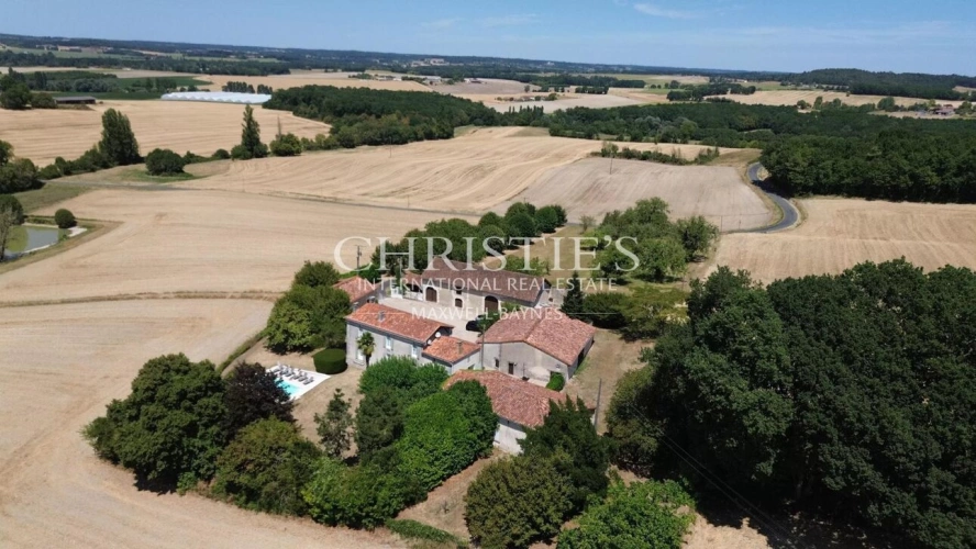 Photos 37 - Tourist - Characterful country estate with guest house, heated pool, private lake and over 7 hectares near Aub