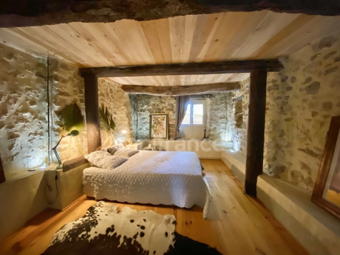Photos 19 - Équestre - Entre Uzès et La Roque-sur-Cèze, Éden Provençal : Mas du XVIIIe & Son Domaine Privé sur 3,3 hectares