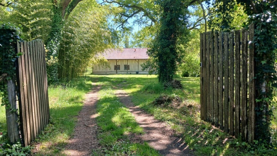 Photos 1 - Touristique - Propriété de caractère sur 4 hectares - 3 dépendances, étang