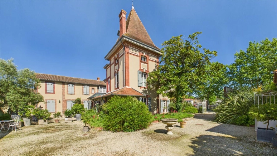 Photos 2 - Touristique - Propriété de caractère, 3 bâtisses, idéal activité touristique
