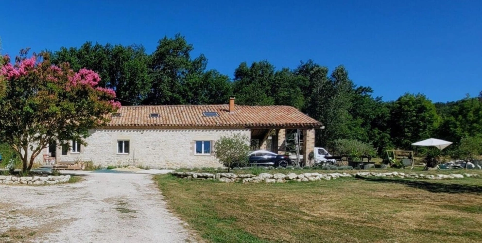 Photos 4 - Rurale - Belle maison en pierre rénovée - 163 m² habitables avec piscine et dépendances