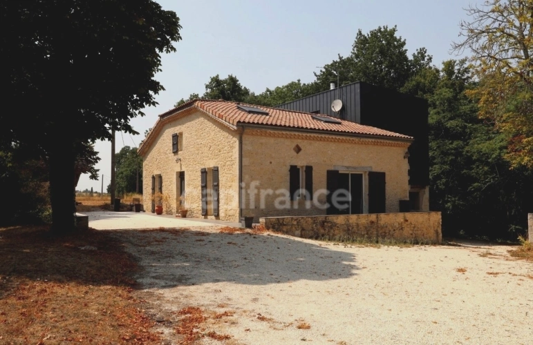 Photos 1 - Prestige - Élégante propriété en pierre au cœur de la campagne gersoise – Secteur Saint-Clar