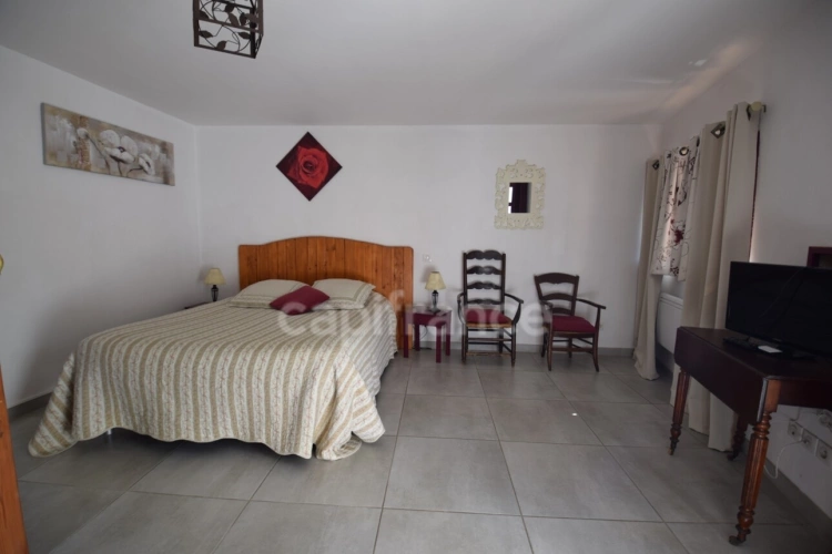 Photos 13 - Prestige - Propriété - une maison d'habitation - 5 chambres d'hôtes - 2 appartements en location sur plus de 1 hectare à SAINTE BAZEILLE (47)