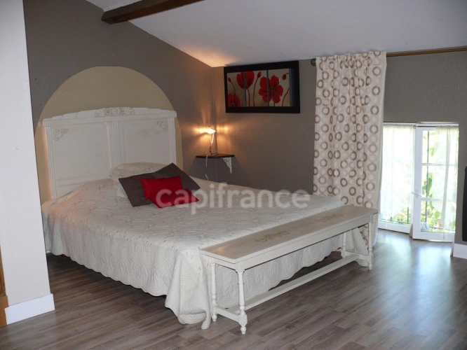 Photos 27 - Prestige - Propriété - une maison d'habitation - 5 chambres d'hôtes - 2 appartements en location sur plus de 1 hectare à SAINTE BAZEILLE (47)