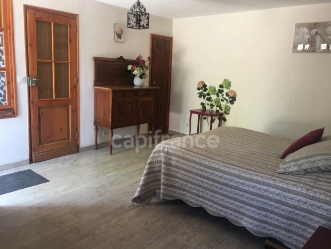 Photos 31 - Prestige - Propriété - une maison d'habitation - 5 chambres d'hôtes - 2 appartements en location sur plus de 1 hectare à SAINTE BAZEILLE (47)
