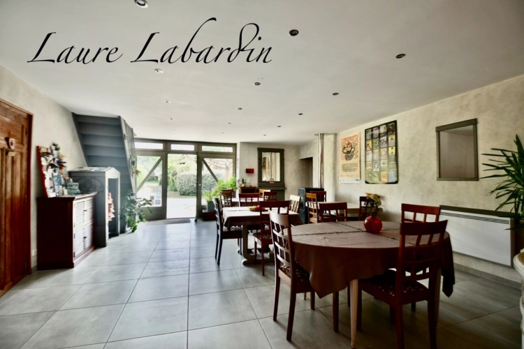 Photos 46 - Prestige - Propriété - une maison d'habitation - 5 chambres d'hôtes - 2 appartements en location sur plus de 1 hectare à SAINTE BAZEILLE (47)