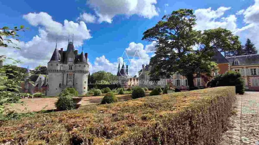 Photos 2 - Prestige - Magnifique ensemble de châteaux datant des XVe, XVIIe et XVIIIe siècles, situé à 1h20 de Paris, au cœur de la région du Perche avec un parc de 22ha