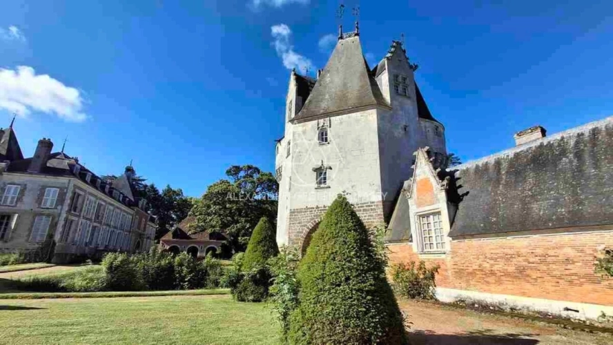 Photos 10 - Prestige - Magnifique ensemble de châteaux datant des XVe, XVIIe et XVIIIe siècles, situé à 1h20 de Paris, au cœur de la région du Perche avec un parc de 22ha